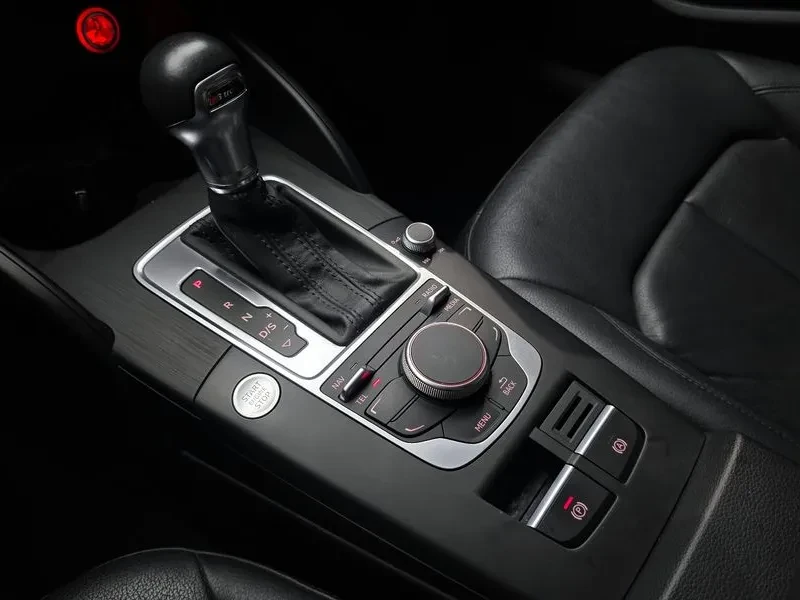 Audi A3 1.6 TDI, снимка 17 - Автомобили и джипове - 54971512