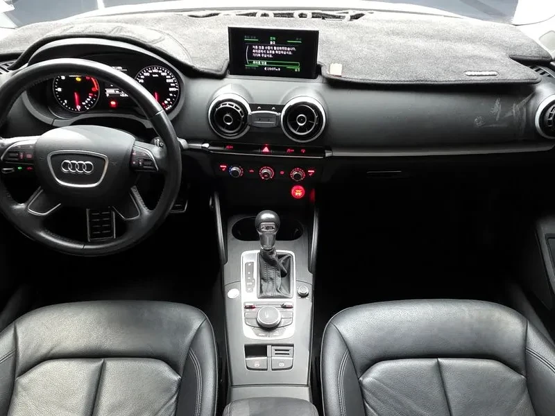 Audi A3 1.6 TDI, снимка 14 - Автомобили и джипове - 54971512