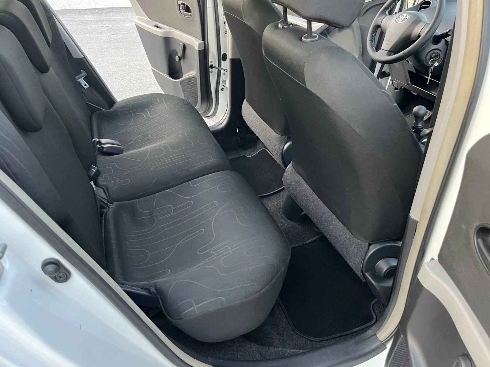 Toyota Yaris FACE 70кс EURO 4 КЛИМАТИК - изображение 10