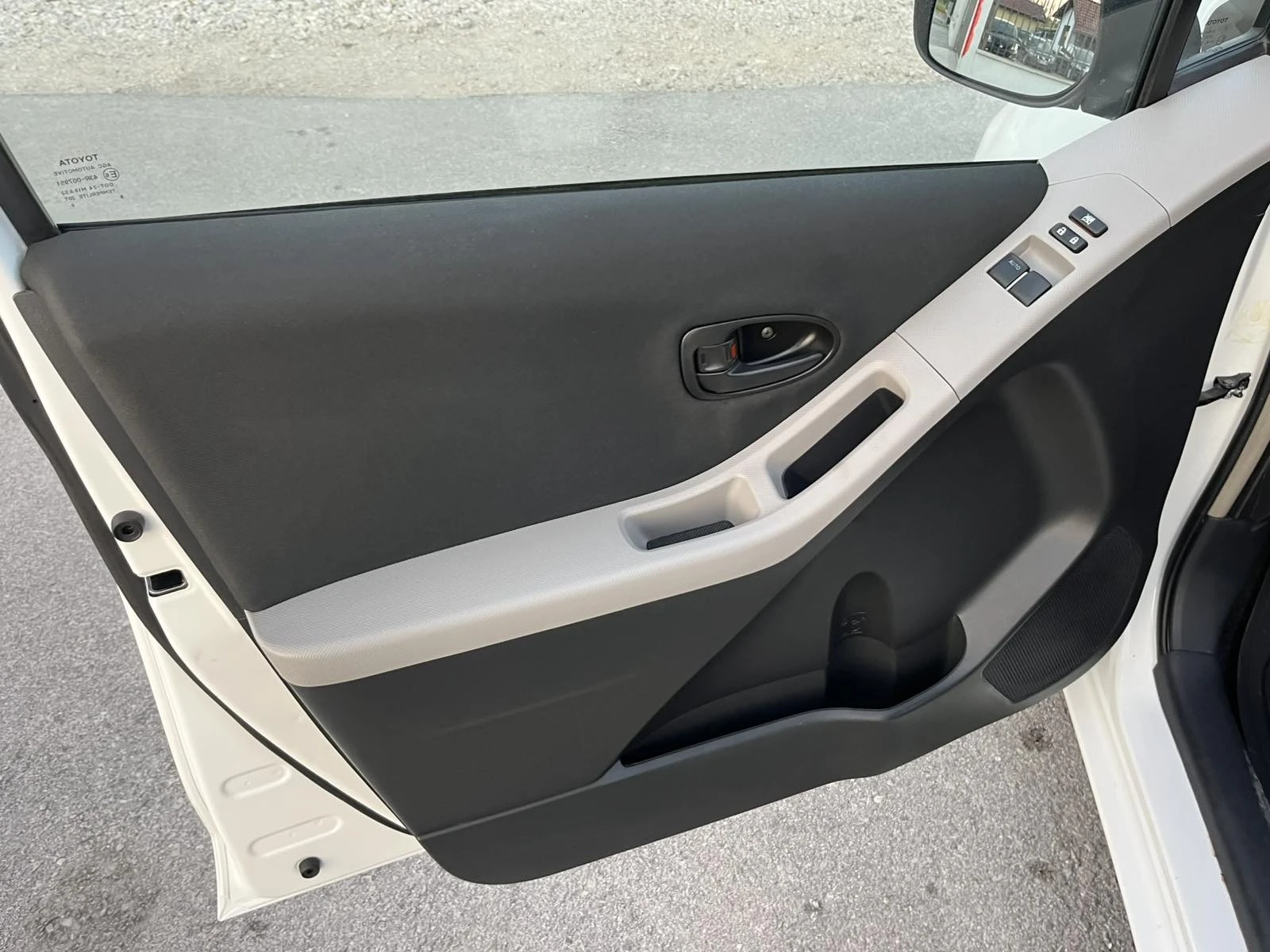 Toyota Yaris FACE 70кс EURO 4 КЛИМАТИК - изображение 7