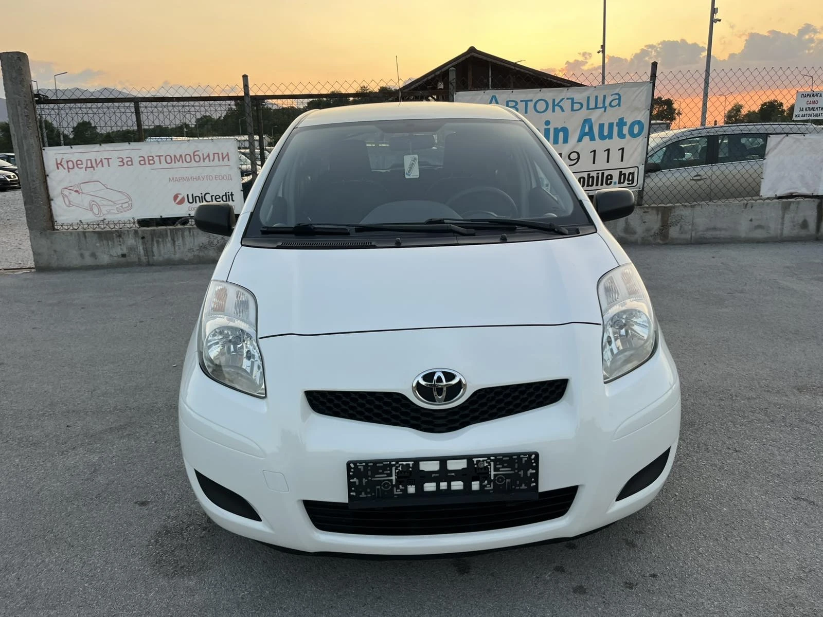 Toyota Yaris FACE 70кс EURO 4 КЛИМАТИК - изображение 2