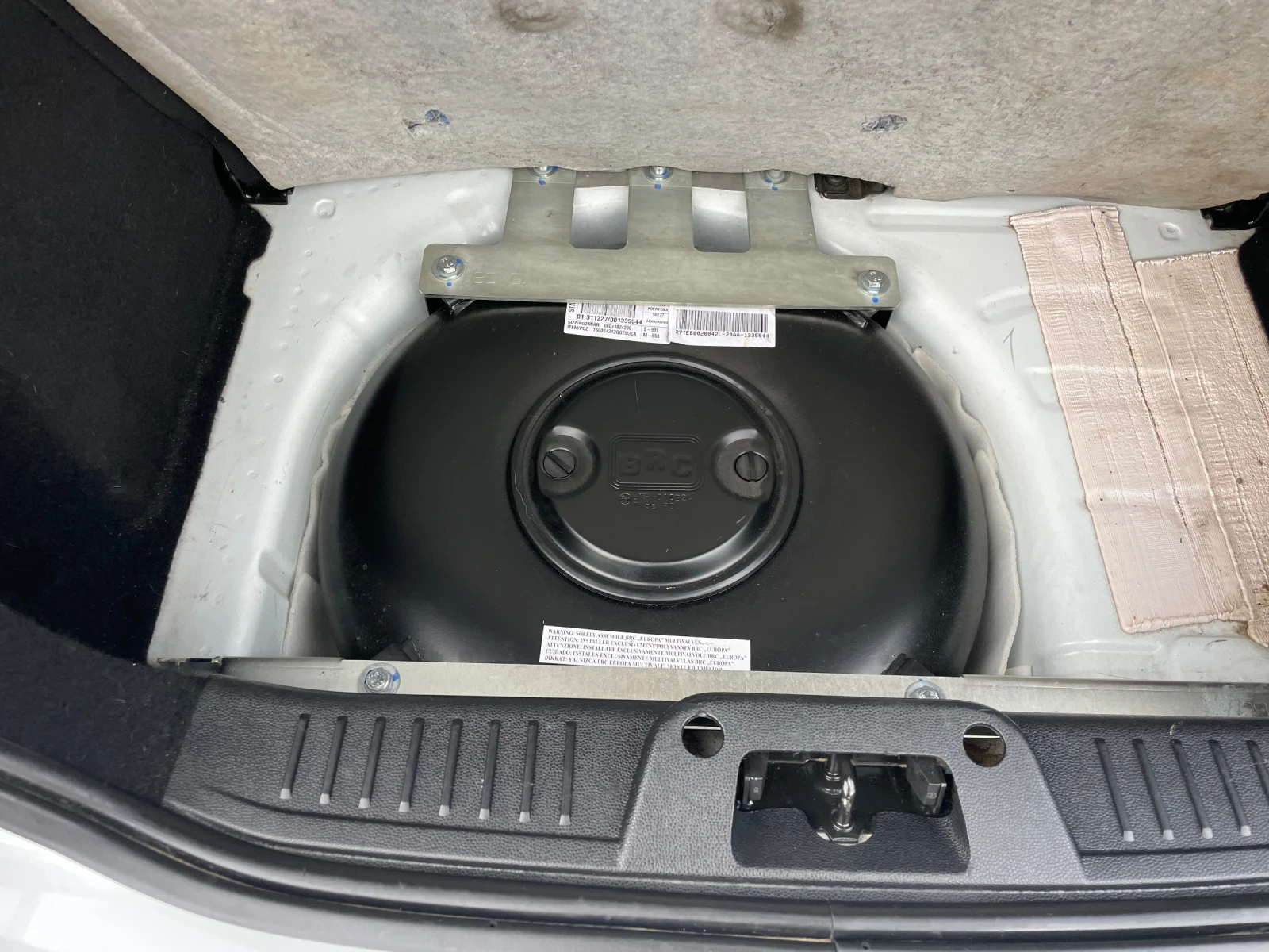 Ford Fiesta 1.4i 97к.с.  BRC   КЛИМА ИТАЛИЯ - изображение 5