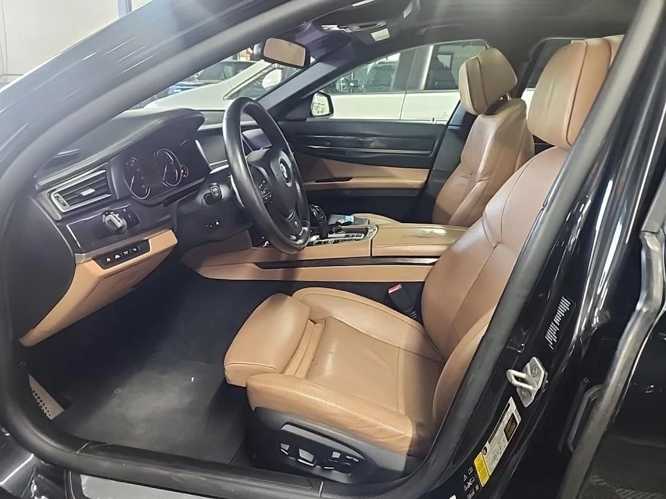 BMW 750 Li xDrive  - изображение 9