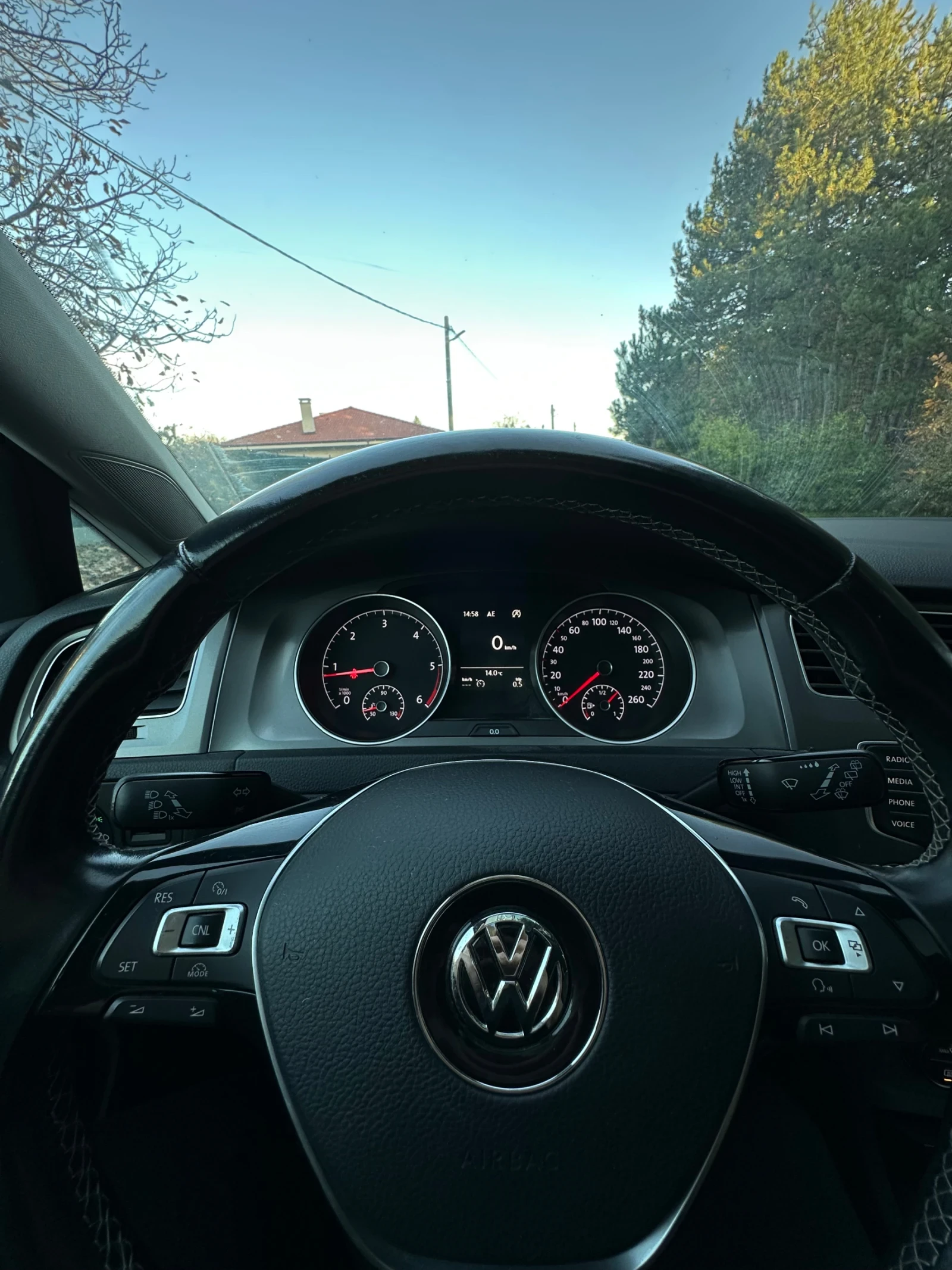 VW Golf 2.0TDI Lounge - изображение 10