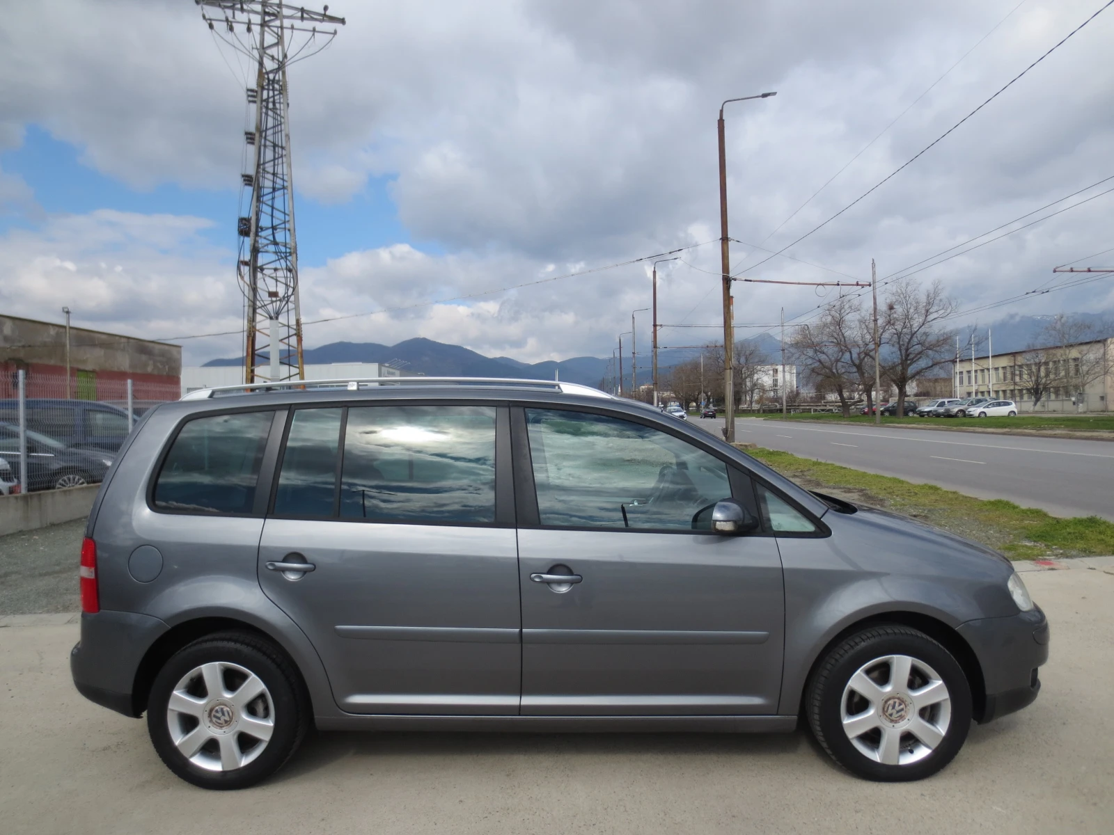 VW Touran 2.0TDI* BMM*  - изображение 4