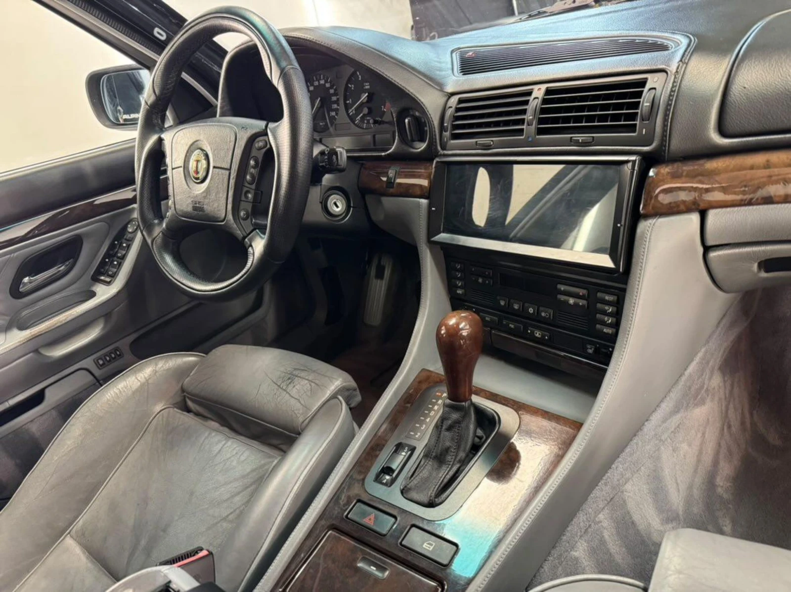 BMW 750 V12, 5.4, снимка 7 - Автомобили и джипове - 54405459