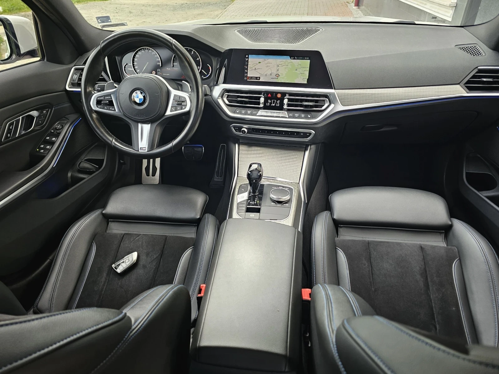 BMW 320 M sport, RWD, mild, alpinweiss, alcantara, memory, снимка 14 - Автомобили и джипове - 54486150