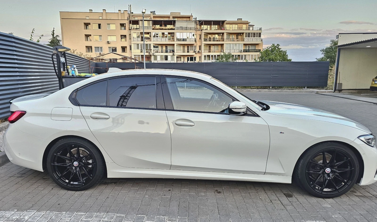 BMW 320 M sport, RWD, mild, alpinweiss, alcantara, memory, снимка 4 - Автомобили и джипове - 54486150