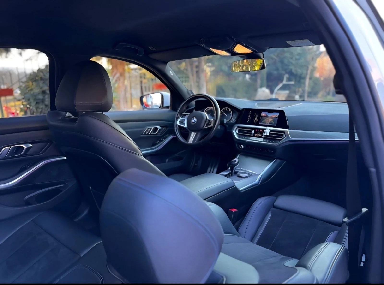 BMW 320 M sport, RWD, mild, alpinweiss, alcantara, memory, снимка 13 - Автомобили и джипове - 54486150