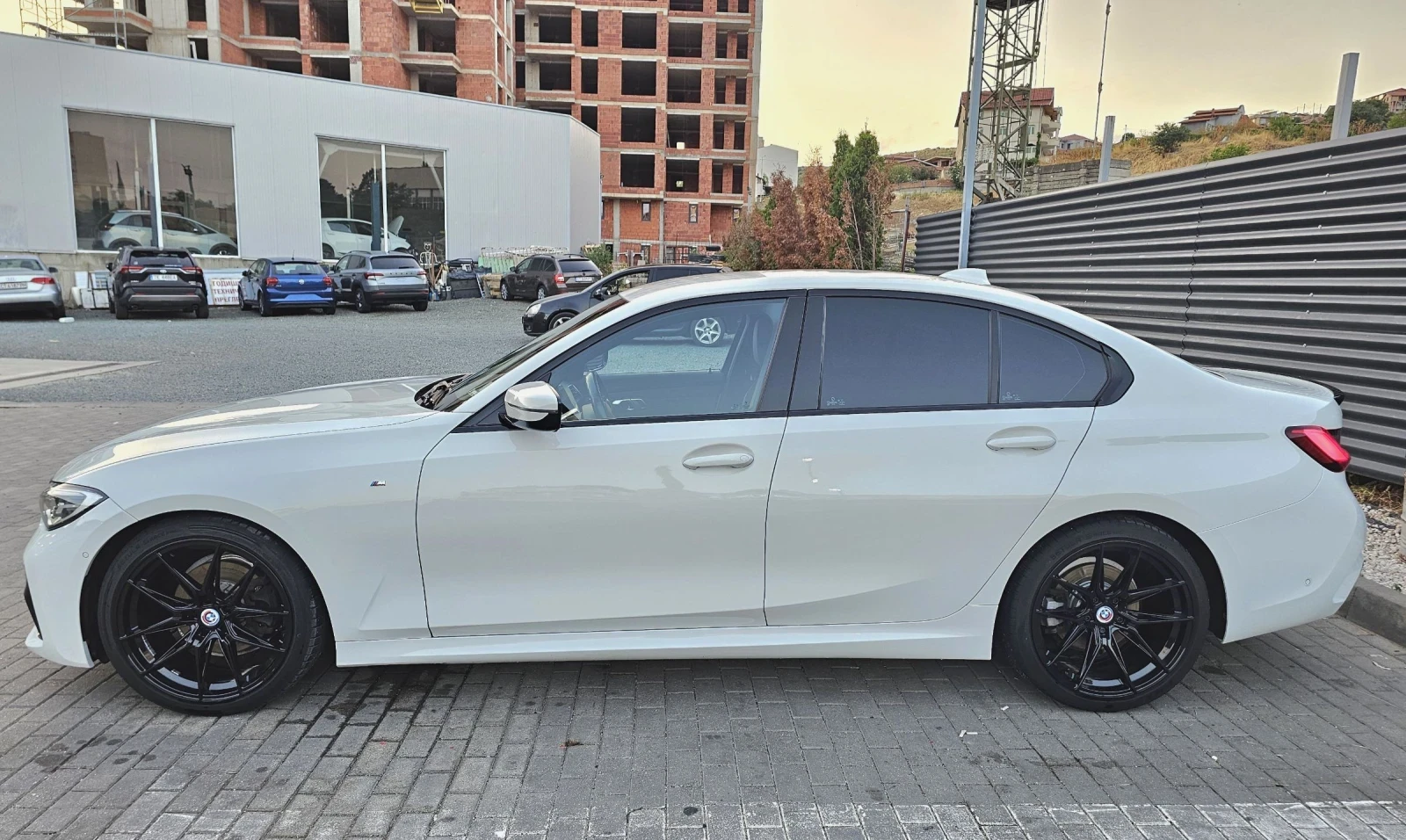 BMW 320 M sport, RWD, mild, alpinweiss, alcantara, memory, снимка 5 - Автомобили и джипове - 54486150