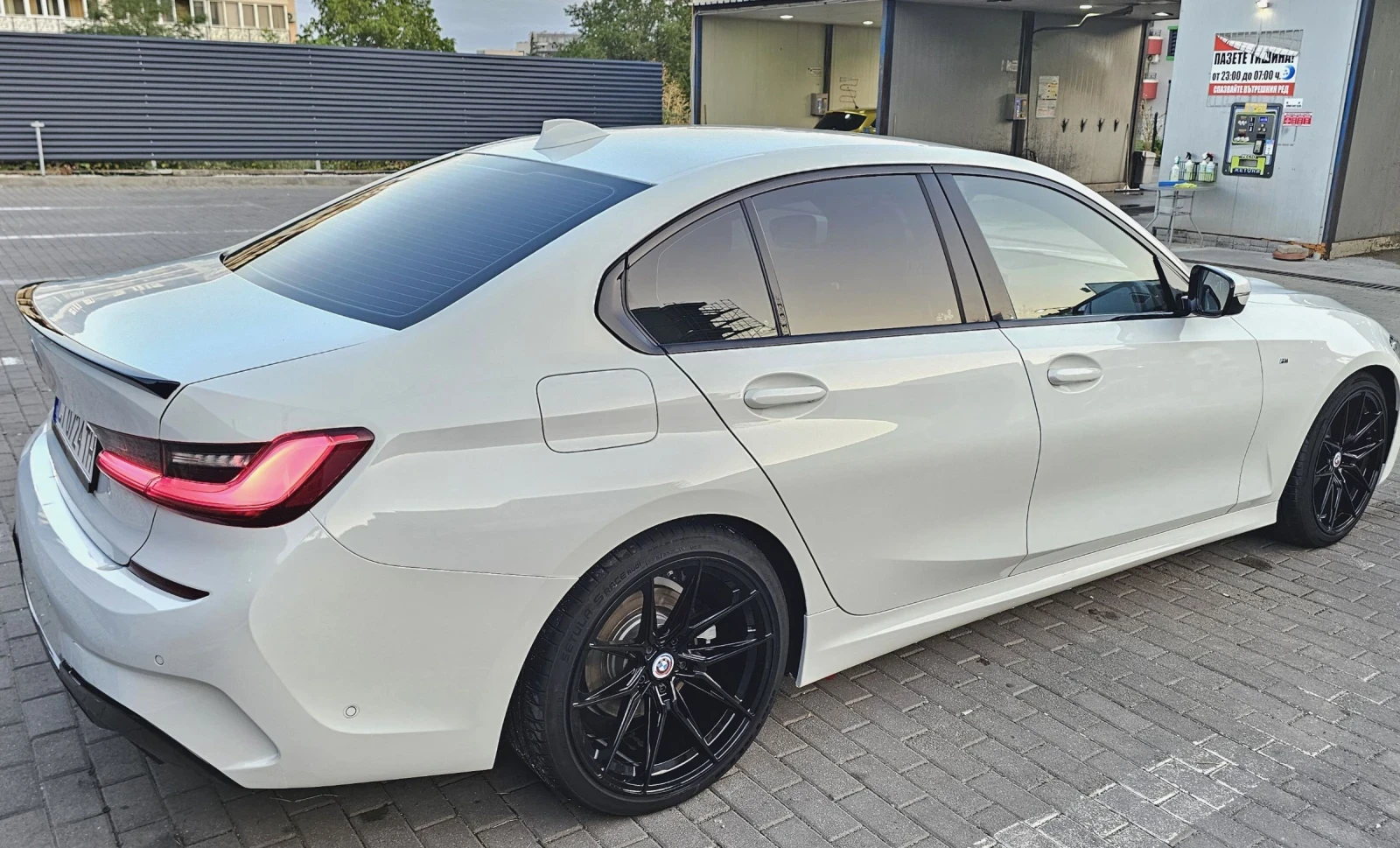 BMW 320 M sport, RWD, mild, alpinweiss, alcantara, memory, снимка 7 - Автомобили и джипове - 54486150