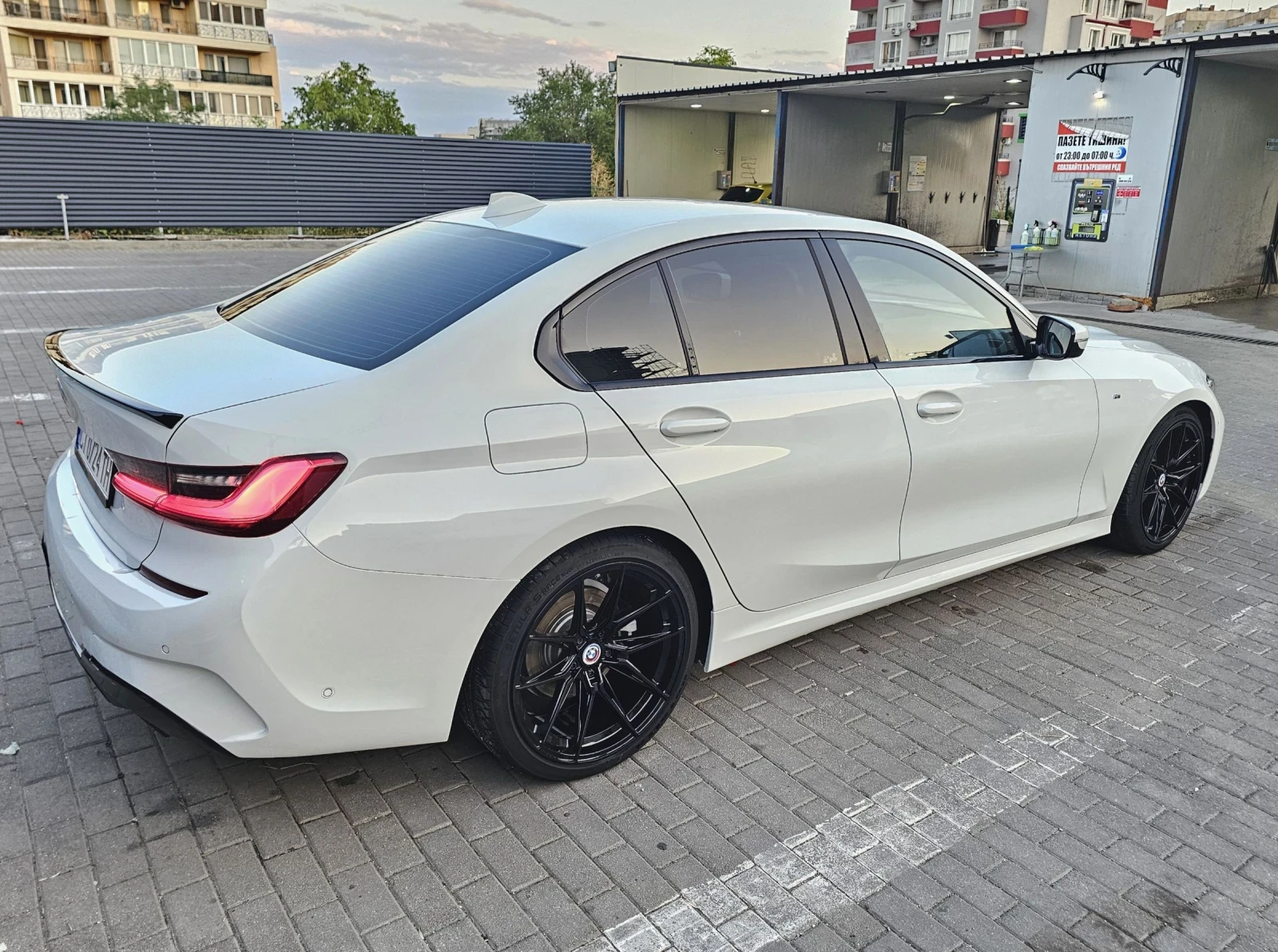 BMW 320 M sport, RWD, mild, alpinweiss, alcantara, memory, снимка 7 - Автомобили и джипове - 54486150