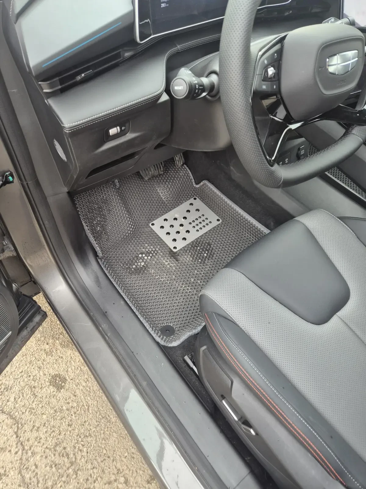 Geely Cityray GF, снимка 9 - Автомобили и джипове - 54554450