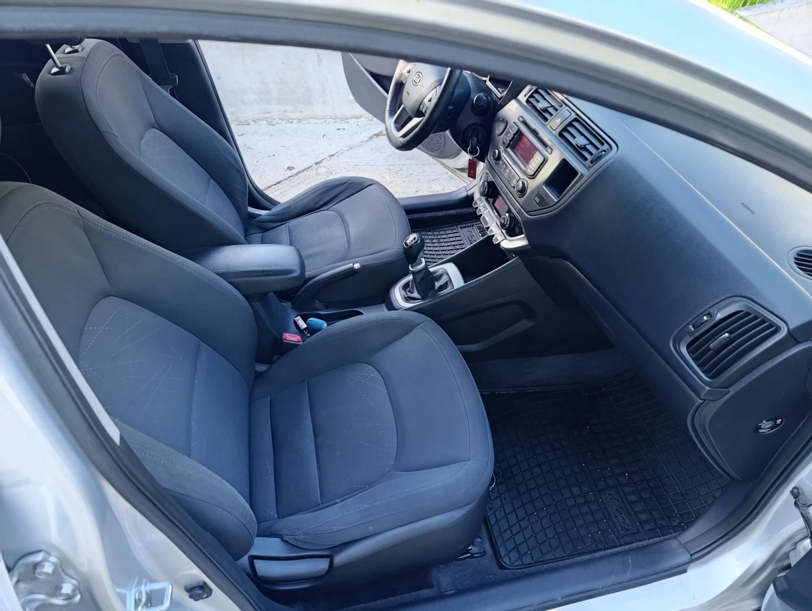 Kia Rio 1.4CRDI, снимка 11 - Автомобили и джипове - 54672327