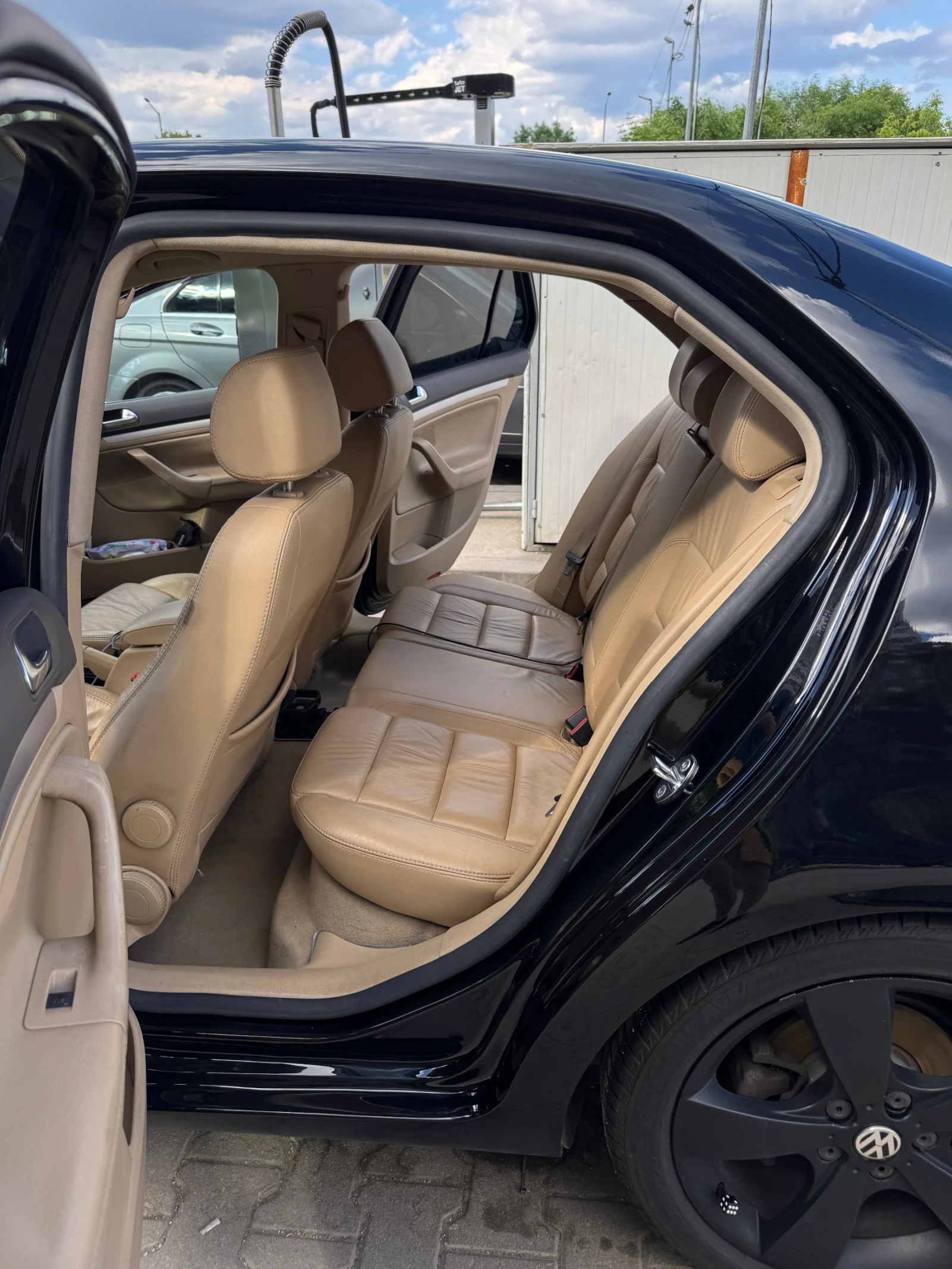 VW Jetta 1.9 TDI, снимка 7 - Автомобили и джипове - 54983464