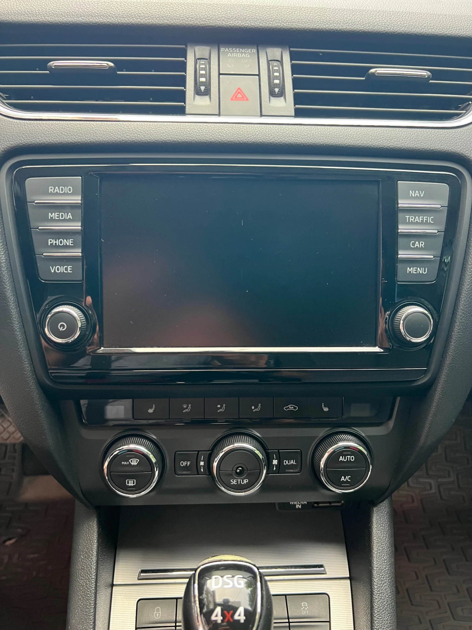 Skoda Octavia  1.8Т 4х4 6DSG, снимка 11 - Автомобили и джипове - 55086737