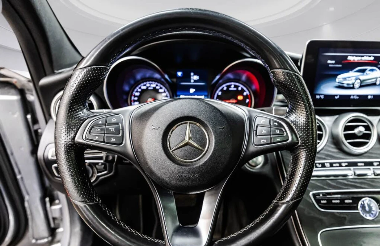 Mercedes-Benz C 300 AMG* 4matic* Памет* Камера* Панорама* БЕЗ ЩЕТИ* , снимка 10 - Автомобили и джипове - 55161819