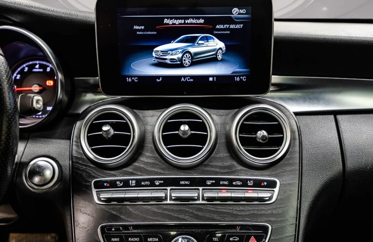 Mercedes-Benz C 300 AMG* 4matic* Памет* Камера* Панорама* БЕЗ ЩЕТИ* , снимка 12 - Автомобили и джипове - 55161819
