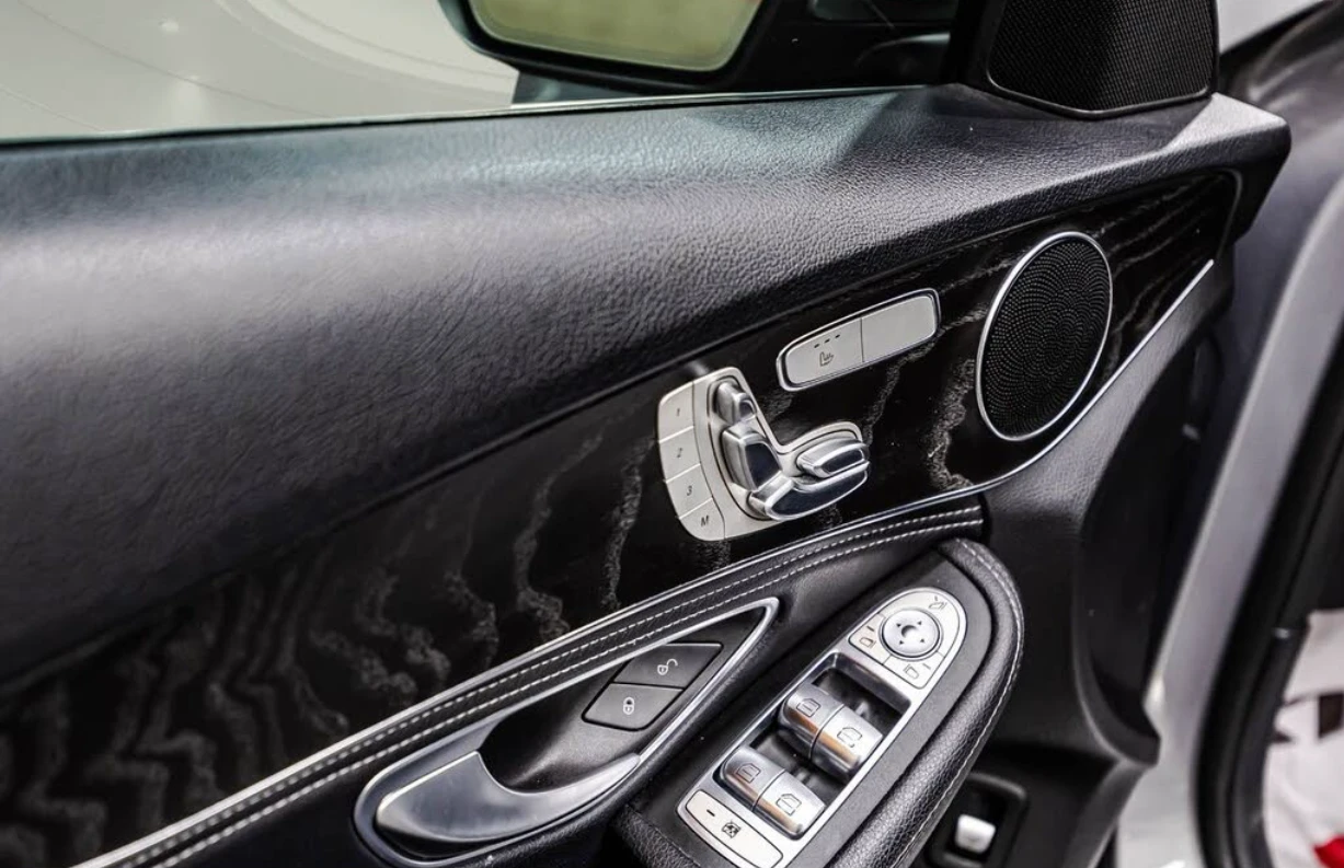 Mercedes-Benz C 300 AMG* 4matic* Памет* Камера* Панорама* БЕЗ ЩЕТИ* , снимка 16 - Автомобили и джипове - 55161819