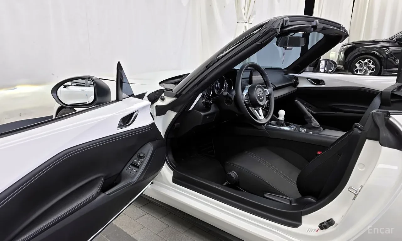 Mazda Mx-5 MIATA* РЪЧКА* КАМЕРА* SOFT TOP* 20k km, снимка 7 - Автомобили и джипове - 55434053