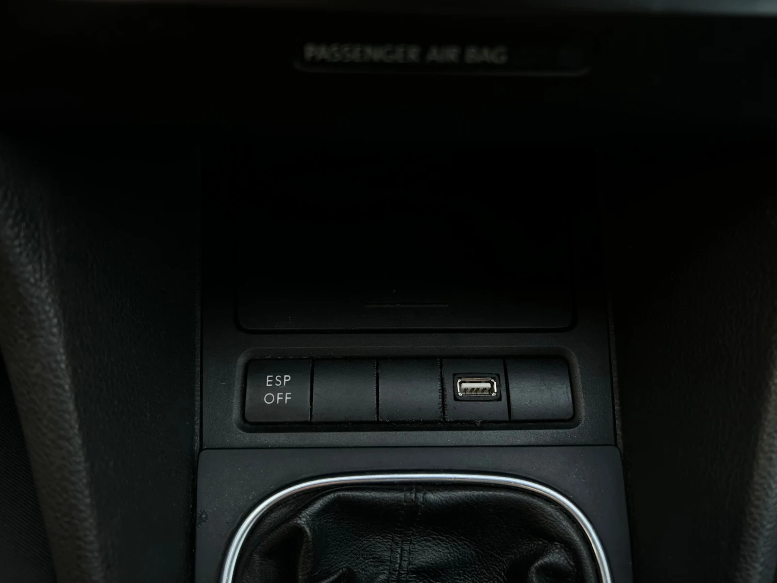 VW Golf 2.0TDi КАМЕРА TV/DVD, снимка 11 - Автомобили и джипове - 55562520