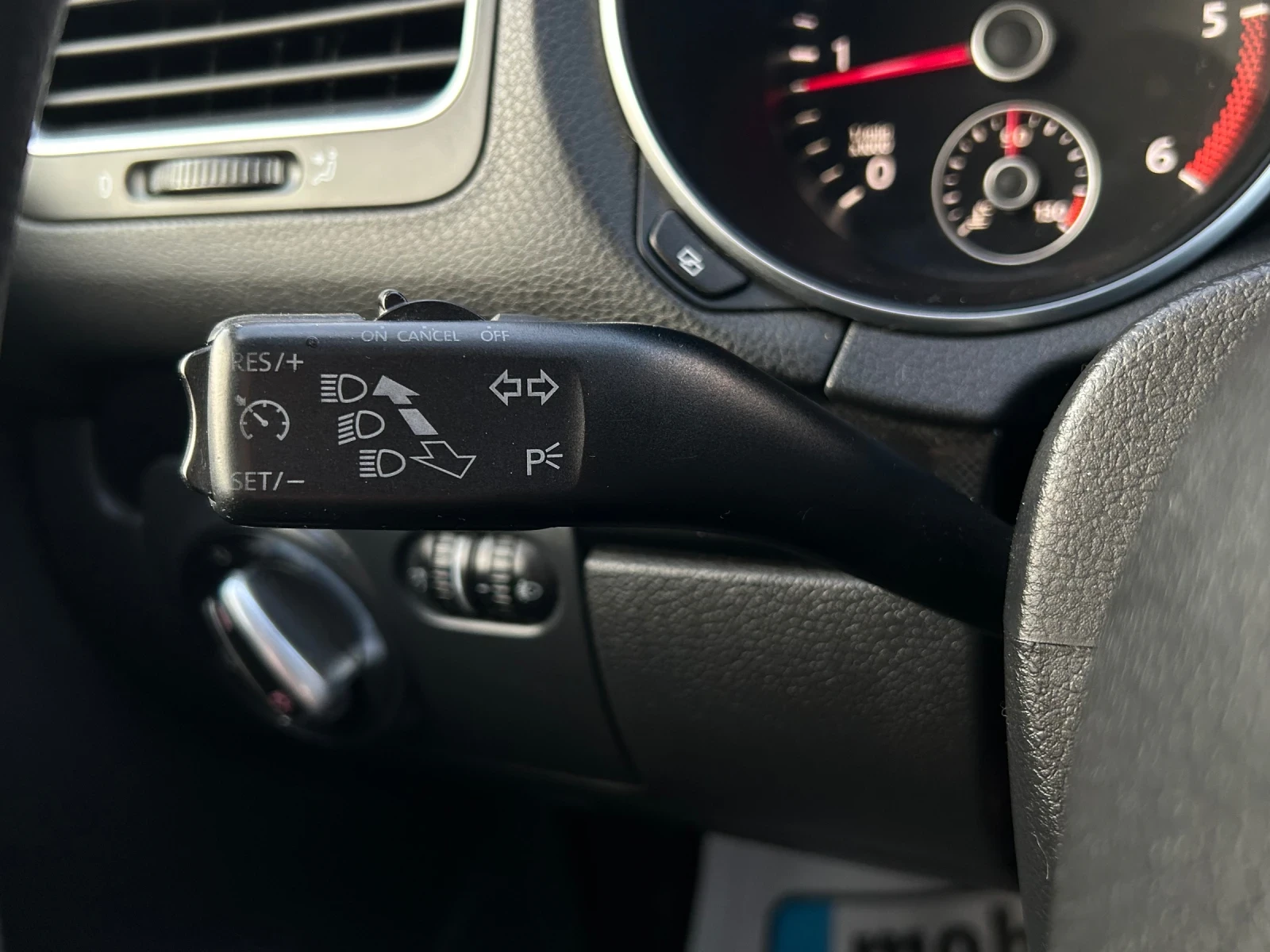 VW Golf 2.0TDi КАМЕРА TV/DVD, снимка 10 - Автомобили и джипове - 55562520