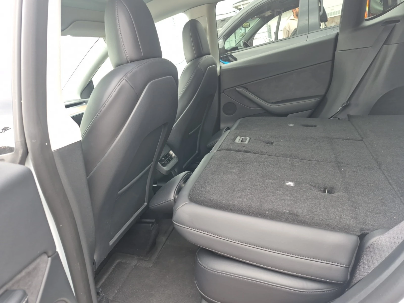 Tesla Model Y  LONG RANGE * CARFAX * БЕЗ ПЪРВОНАЧАЛНА ВНОСКА, снимка 12 - Автомобили и джипове - 56095949