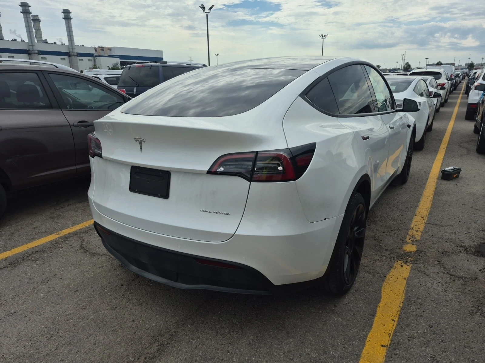 Tesla Model Y  LONG RANGE * CARFAX * БЕЗ ПЪРВОНАЧАЛНА ВНОСКА, снимка 3 - Автомобили и джипове - 56095949