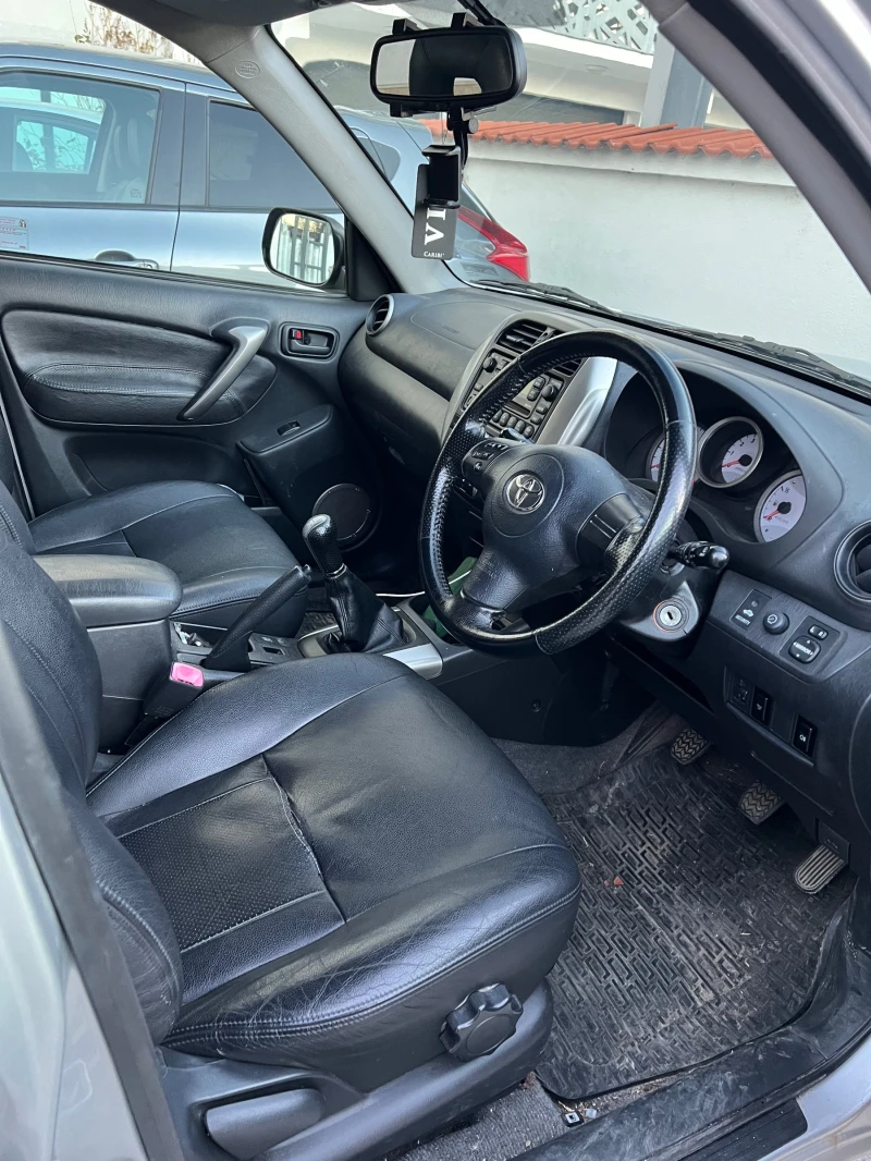 Toyota Rav4, снимка 7 - Автомобили и джипове - 48090527