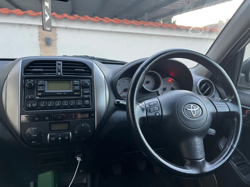 Toyota Rav4, снимка 9 - Автомобили и джипове - 48090527