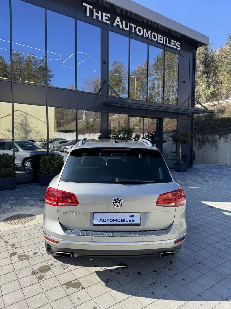 VW Touareg, снимка 5 - Автомобили и джипове - 49081738