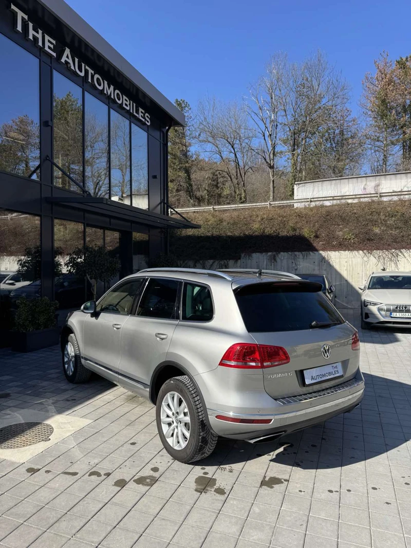 VW Touareg, снимка 6 - Автомобили и джипове - 49081738