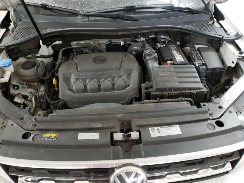 VW Tiguan, снимка 11 - Автомобили и джипове - 49295585