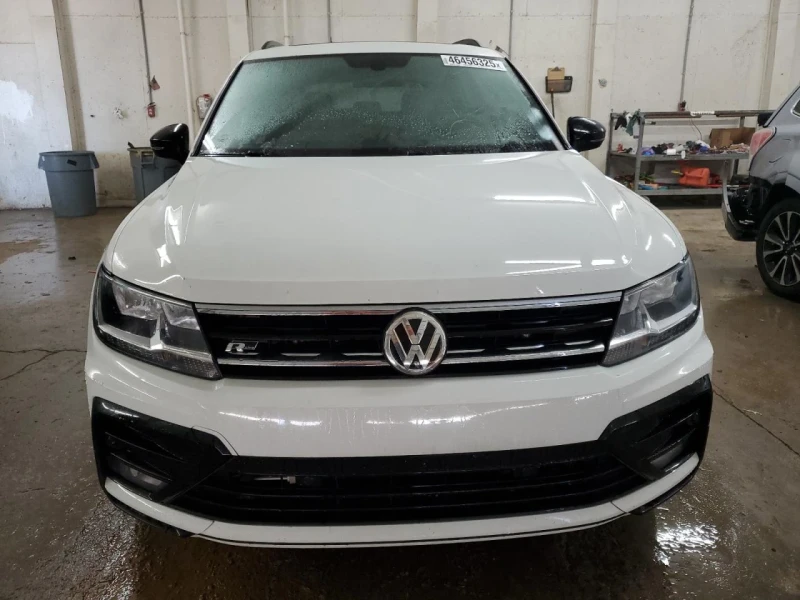 VW Tiguan, снимка 1 - Автомобили и джипове - 49295585