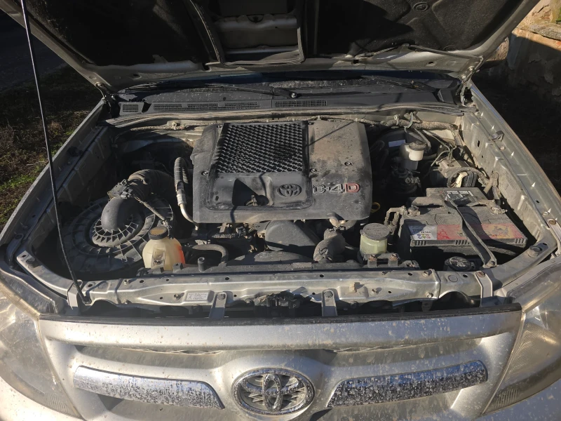 Toyota Hilux, снимка 7 - Автомобили и джипове - 52771356