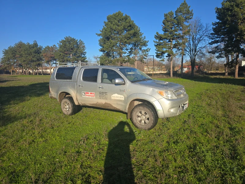 Toyota Hilux, снимка 3 - Автомобили и джипове - 52771356