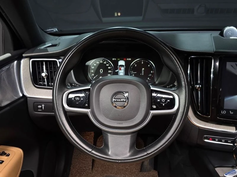 Volvo XC60 D5 Inscription| 235к.с.| ВКЛ.ТЕХНОТЕСТ, снимка 13 - Автомобили и джипове - 55171514