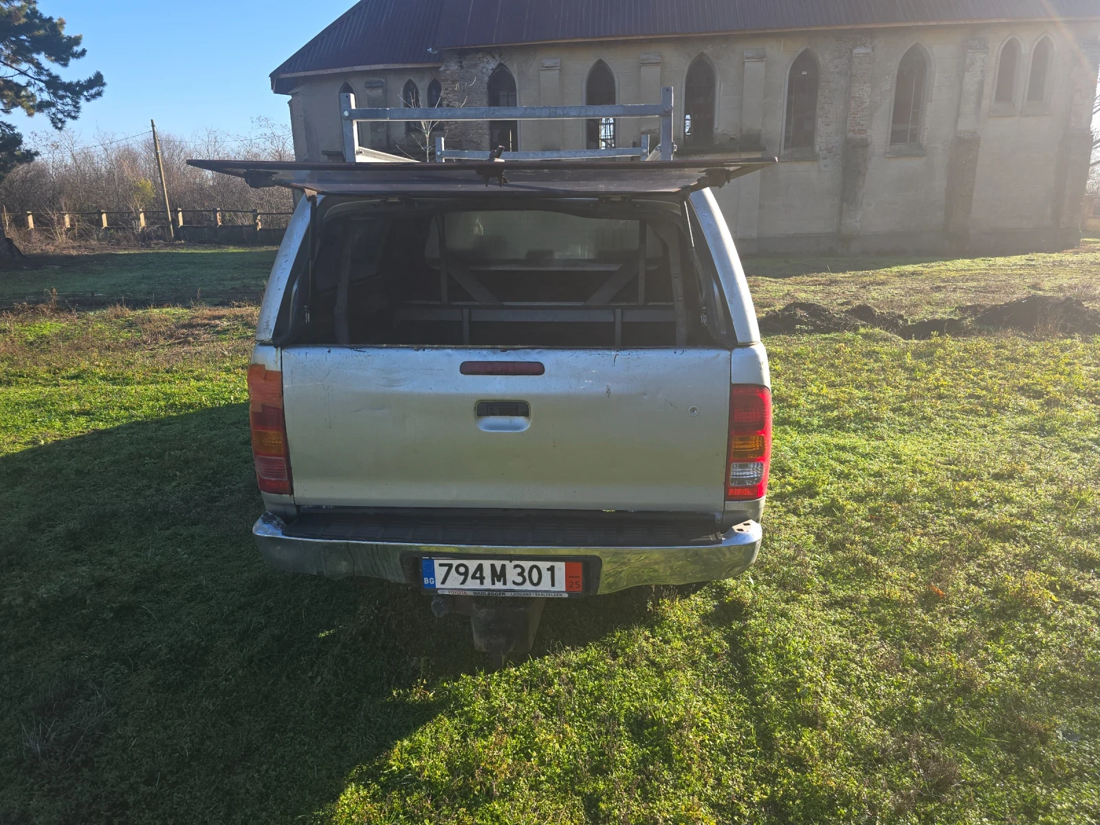 Toyota Hilux, снимка 1