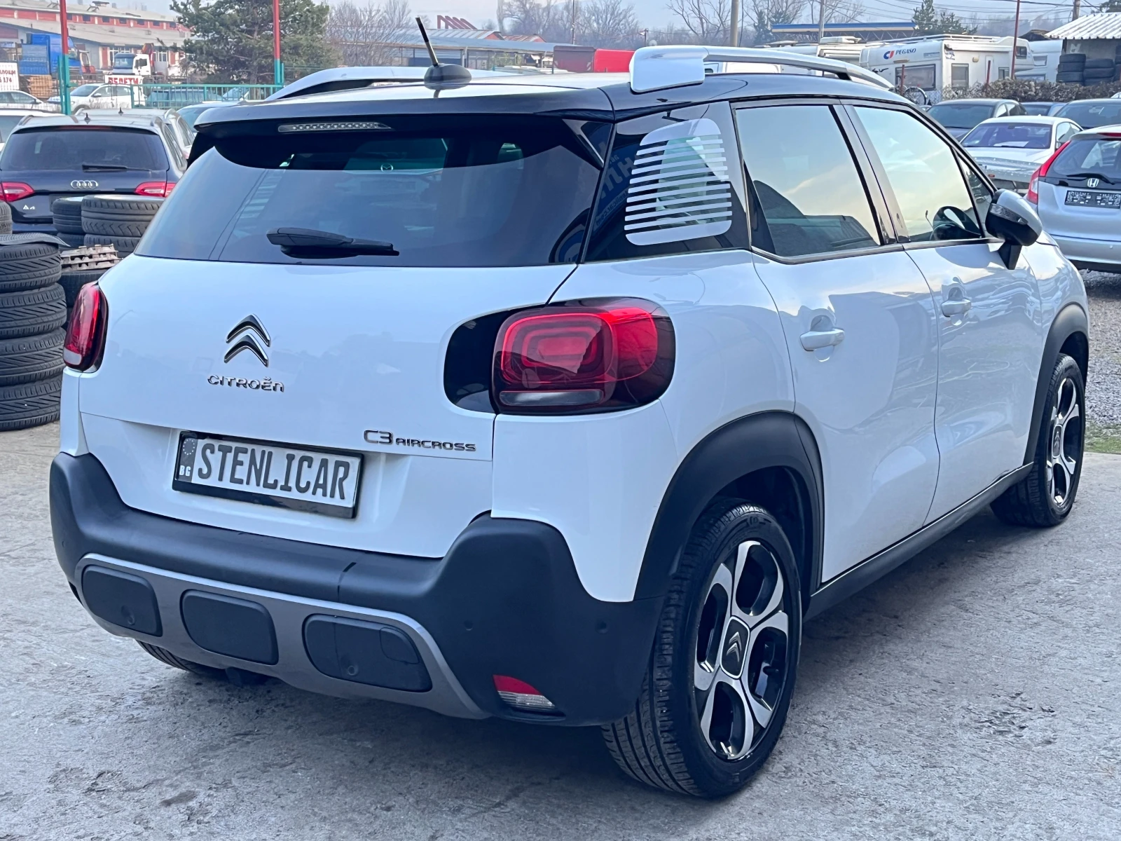 Citroen C3 Aircross 1.2i PureTech Shine Автоматик - изображение 6