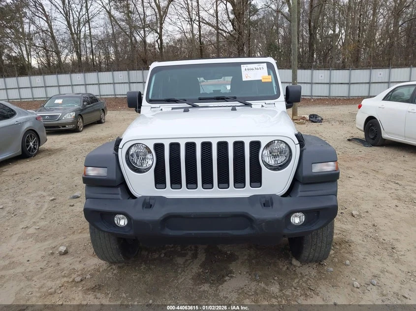Jeep Wrangler 3.6l 4-Door Sport Altitude 4X4, снимка 12 - Автомобили и джипове - 53863144