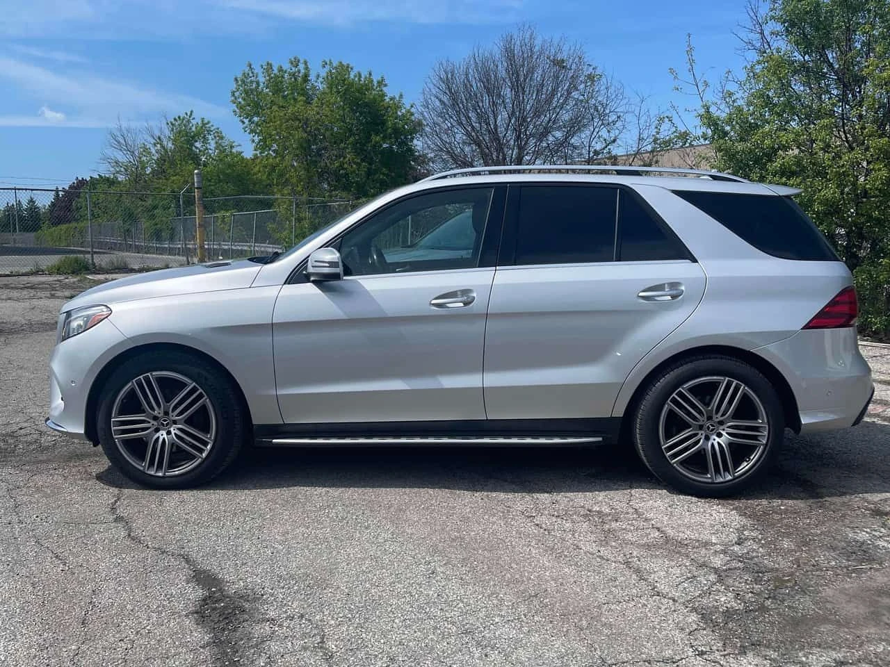 Mercedes-Benz GLE 350 | DISTRONIC | HARMAN KARDON | 360 | CARFAX | , снимка 2 - Автомобили и джипове - 54754864