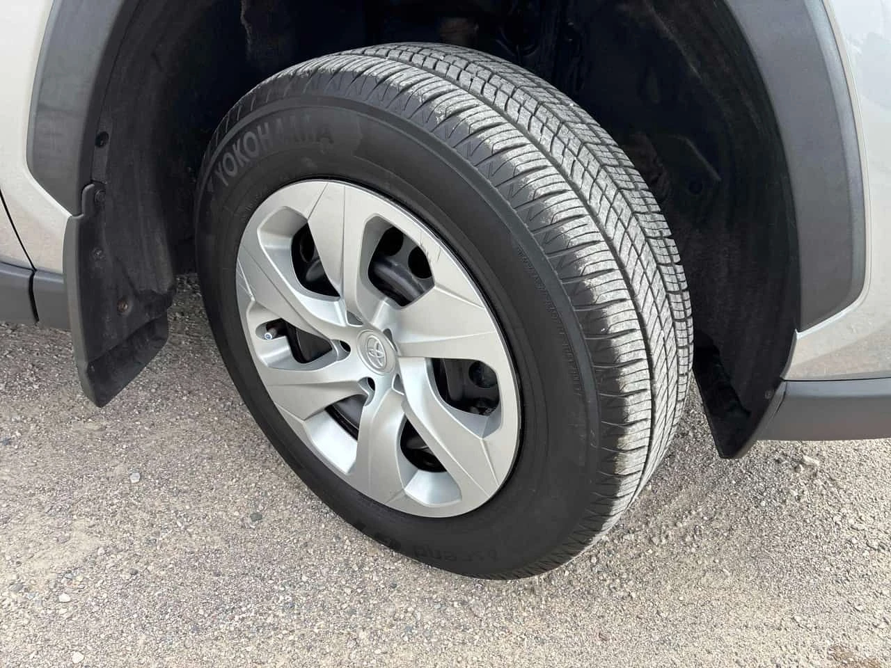 Toyota Rav4 * LE * CARFAX * ЦЕНА ДО БГ, снимка 15 - Автомобили и джипове - 54869695