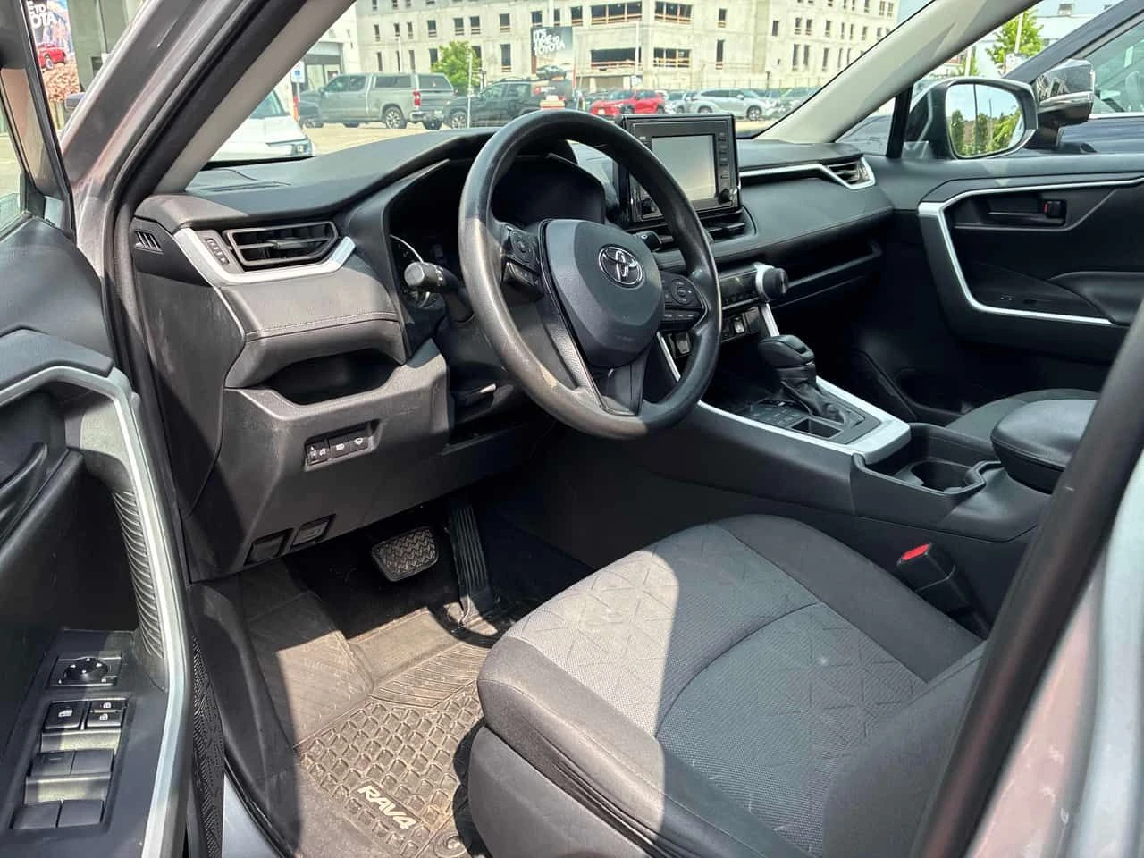 Toyota Rav4 * LE * CARFAX * ЦЕНА ДО БГ, снимка 6 - Автомобили и джипове - 54869695