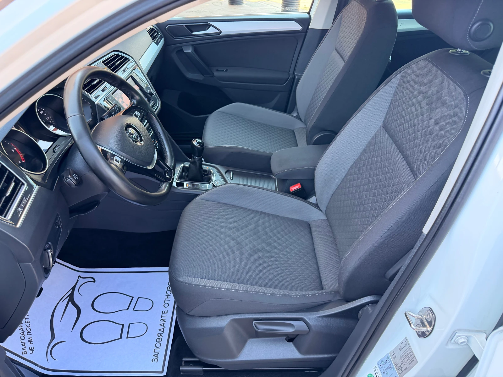 VW Tiguan 2.0TDI* NAVI* KAMERA* PARKASISTANS* 6SK* LIZING, снимка 5 - Автомобили и джипове - 55003420