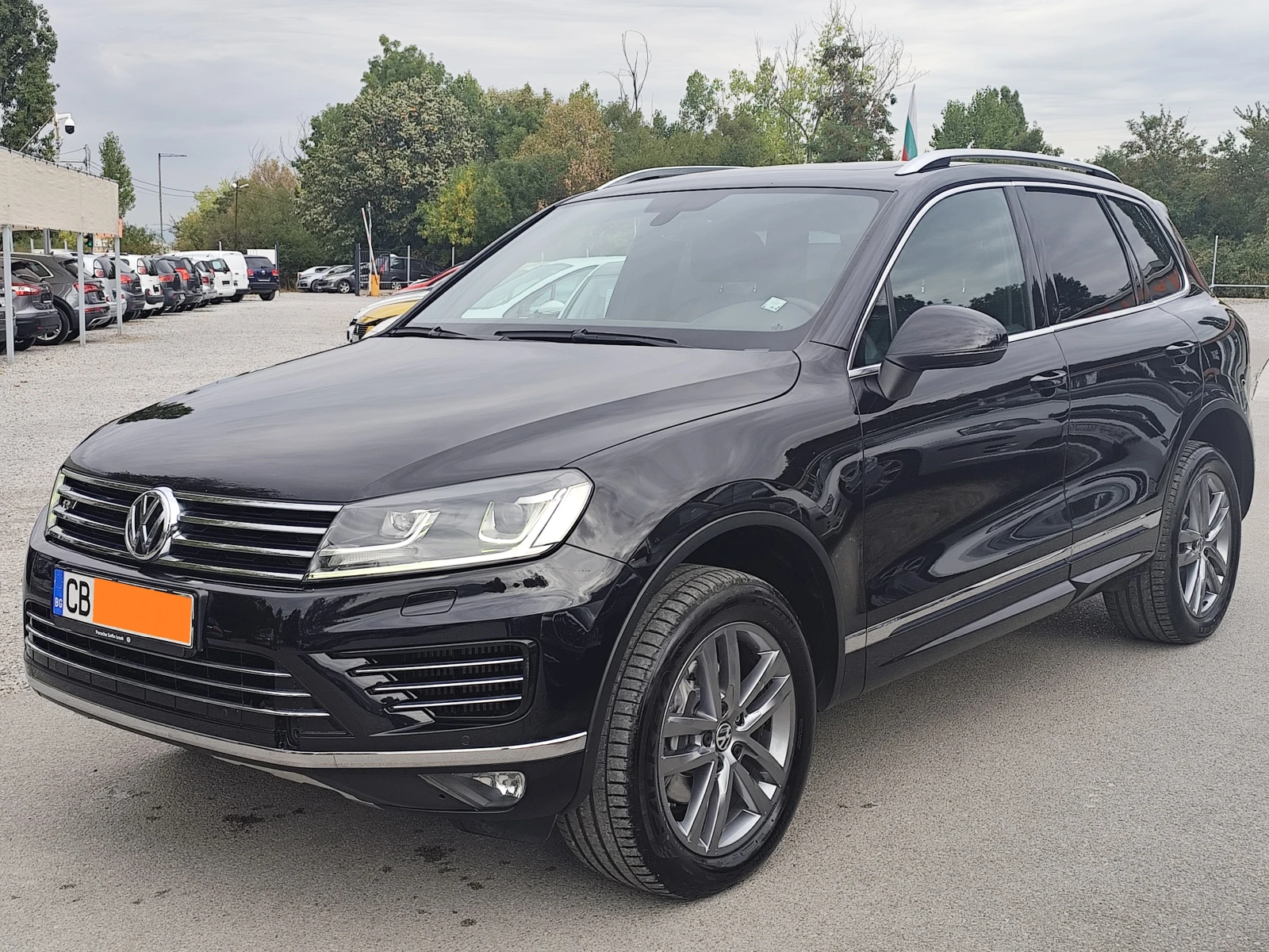 VW Touareg 3.0TDi* R-LINE* 4X4* LED* NAVI* CAMERA* EURO6B* 