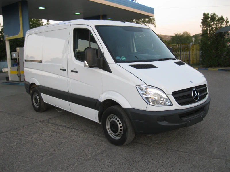 Mercedes-Benz Sprinter 210
