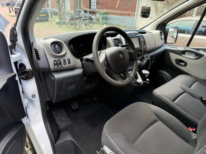 Renault Trafic 1.6, снимка 4 - Бусове и автобуси - 52160694