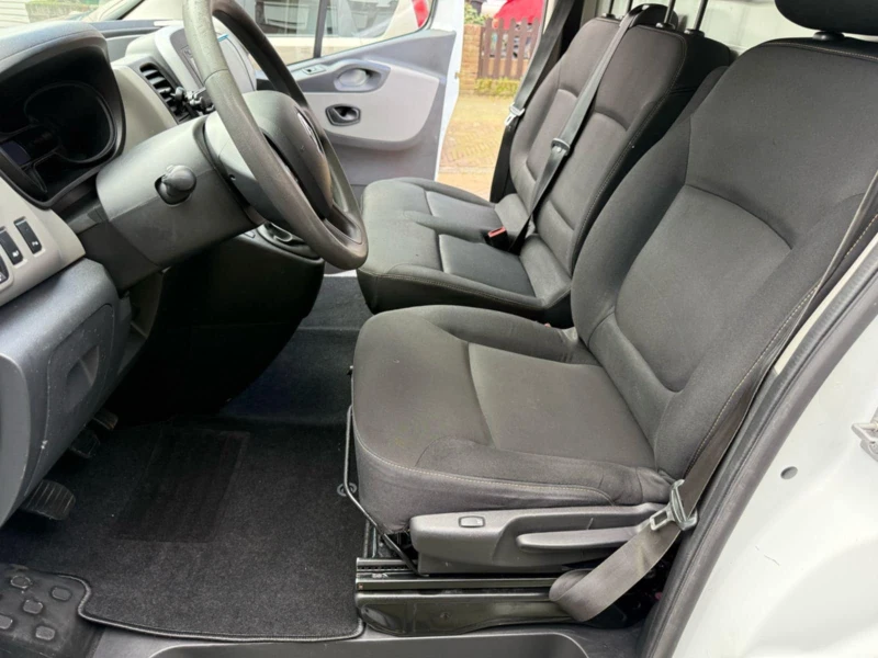 Renault Trafic 1.6, снимка 5 - Бусове и автобуси - 52160694