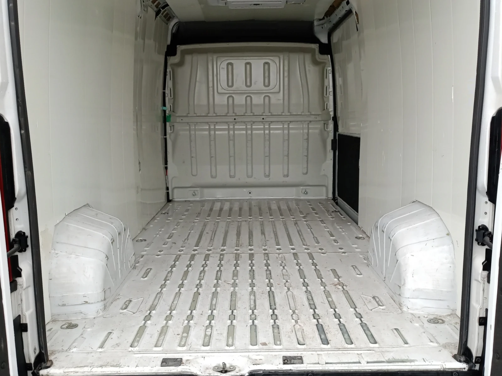 Peugeot Boxer FT 335L3H2 2.2 BlueHDI 140 S&S E6.4 - изображение 9