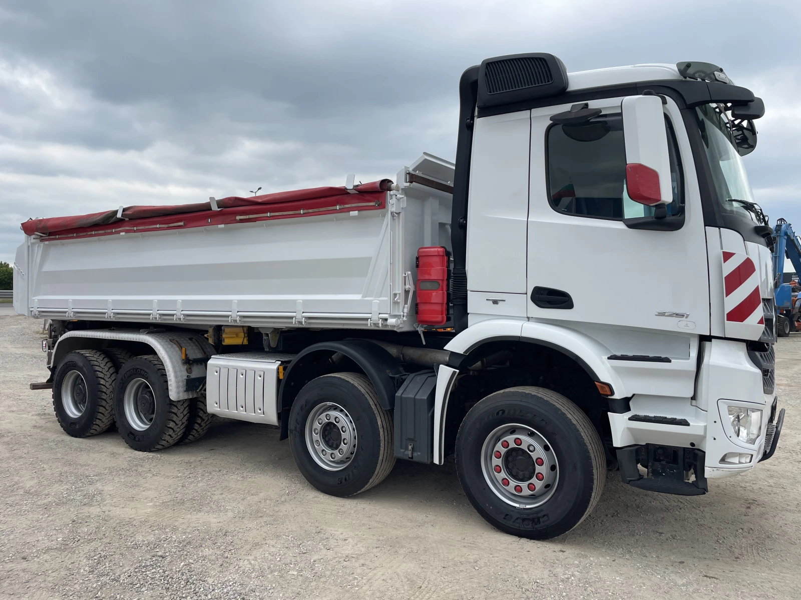 Mercedes-Benz Arocs 3245 - изображение 2